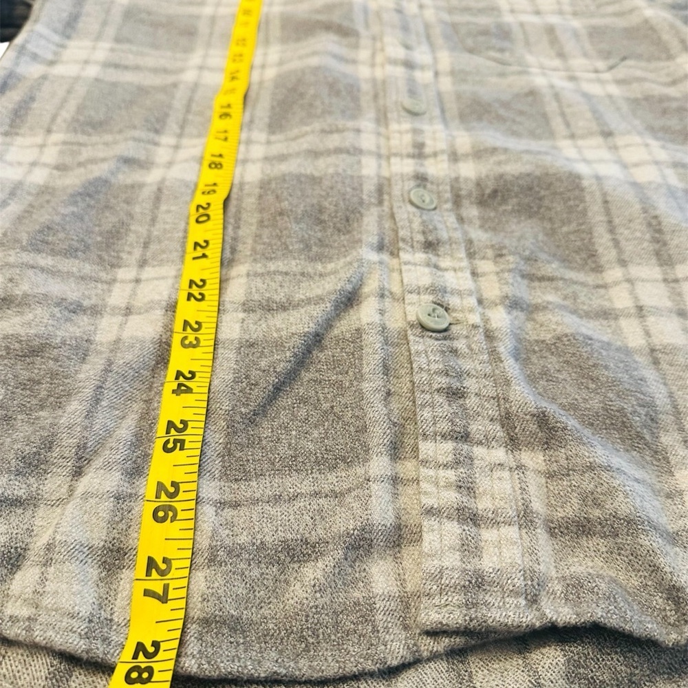 Roots Gray Plaid Button-Down Shirt Men’s Small - Picture 4 of 10